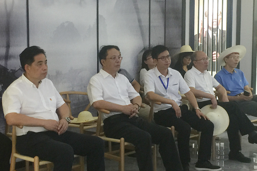 F:\2015-2018年OA文件 电视机媒体播放图设计\2018-OA文件 电视机媒体播放图设计\2018.07.31-中央党校副校长王东京调查调研北京资源qy千亿-千亿(国际)唯一官方网站集团\04.JPG